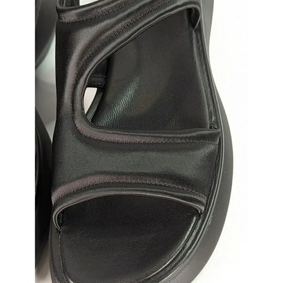 Vince Women's Fresca Black Strappy Slingback Sport Sandals Size 7 (MSRP $285) - Picture 5 of 10